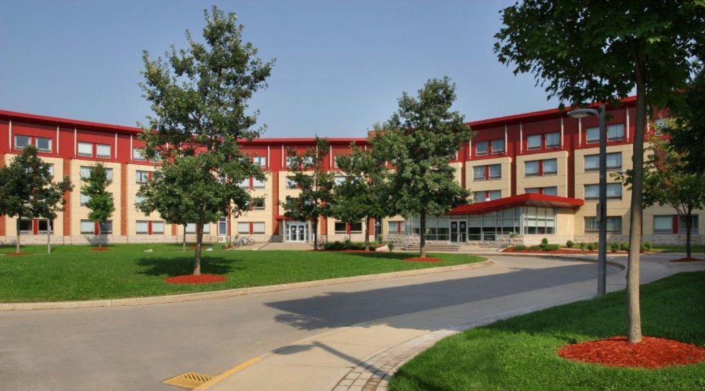 Residence&Conference Centre - Oakville Extérieur photo